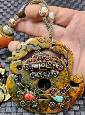 岫玉貔貅古壁玉石挂件复古岫玉