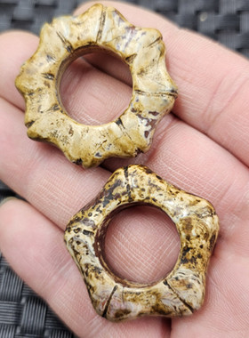 姜黄色玛瑙太阳花平安扣玉挂件