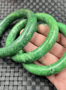 一物一图翠玉干青圆条玉石手镯