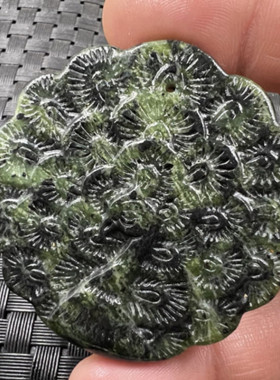 玉石挂件藏玉孔雀挂件蛇纹石玉孔雀吊坠墨绿色吊坠玉牌子玉坠车挂