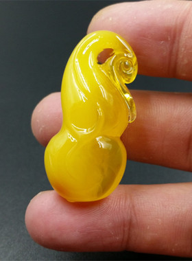 仿蜜蜡鸡油黄葫芦配饰琥珀吊坠
