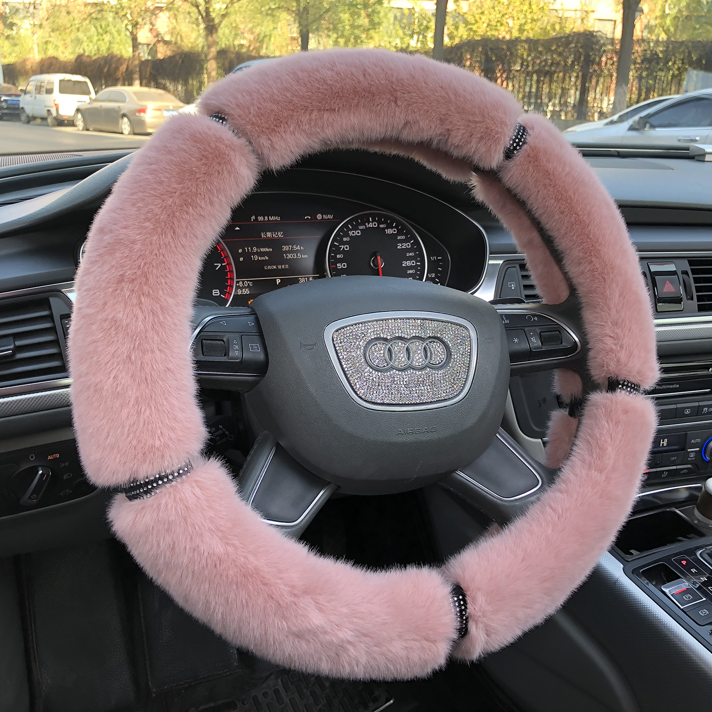 汽车方向盘套女韩国可爱短毛绒冬季保暖烫钻防滑不掉毛通用型把套