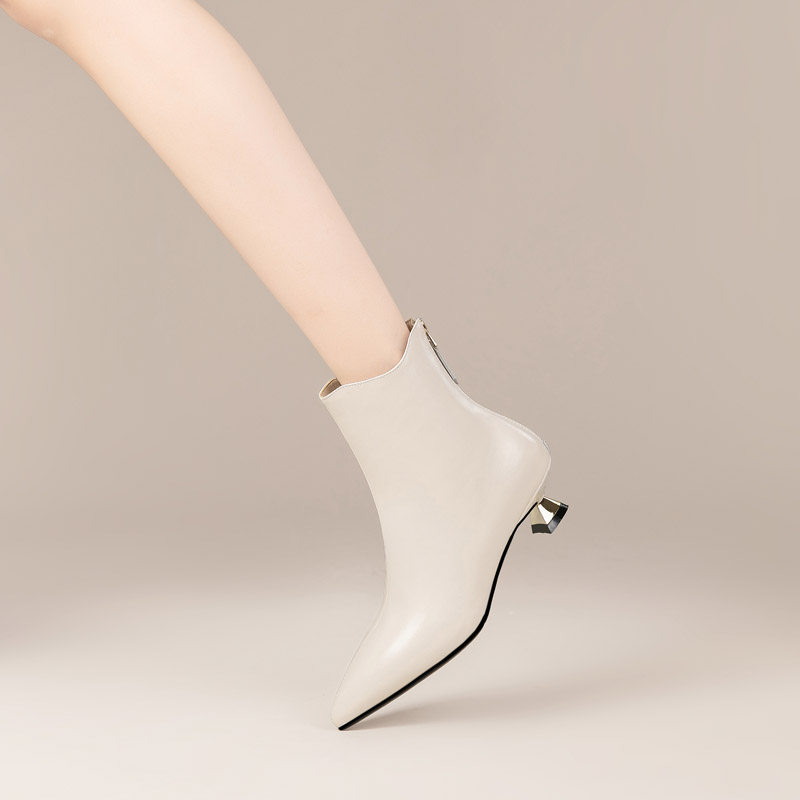 中筒靴女秋冬季新款真皮尖头低跟白色短靴单靴马丁靴女靴皮靴中靴,女鞋,时装靴,淘宝优惠券,粉丝福利购,淘宝优惠卷