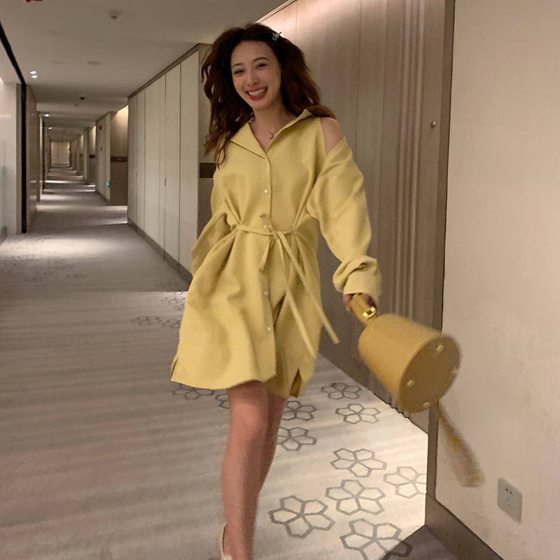 满209.00元可用21元优惠券夏诗文定制 小心机露肩连衣裙女秋2019新款中长款系带收腰衬衫裙
