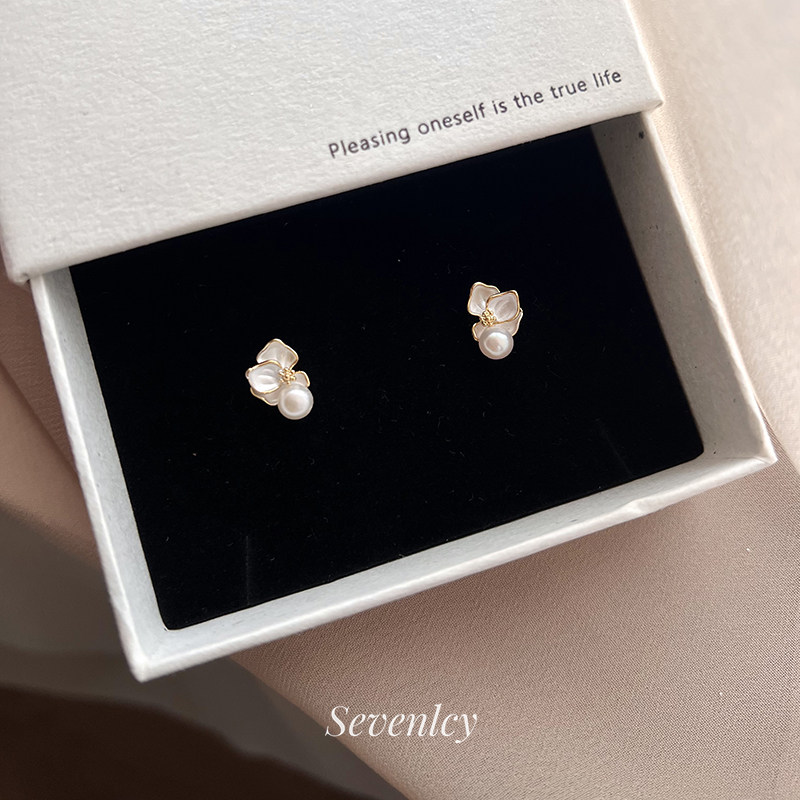 七与 蝴蝶兰 精致小花耳环淡水珍珠纯银送女生送闺蜜通勤银针耳钉