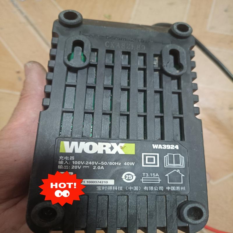 威克士3924充电器，功能正常使用。(议价）