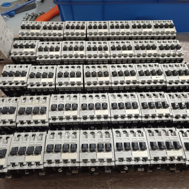 西门子3TF30 01-1X 接触器，电压直流24V(议价）