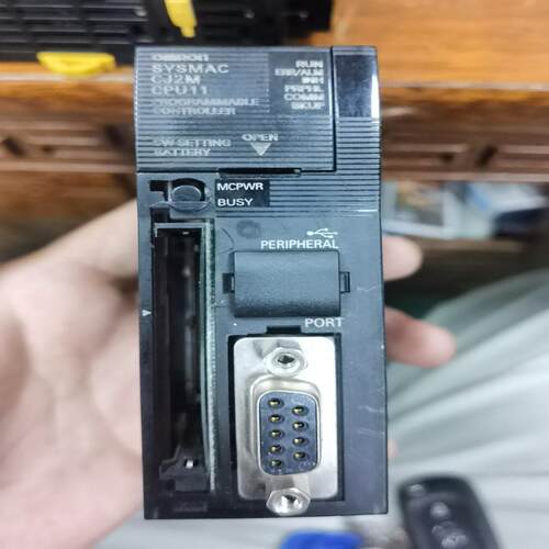 CJ2M-CPU11 欧姆龙plc 主机图片成色，包(议价）