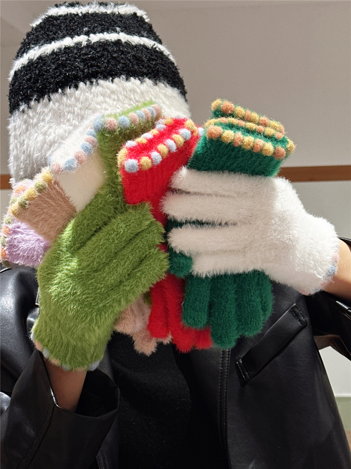 女生毛绒纯色分指手套露指可触屏