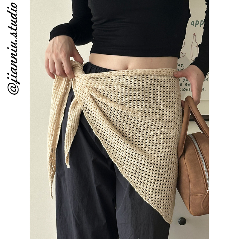 春秋新款复古港风纯色针织镂空三角围巾女简约百搭叠穿层次感屁帘