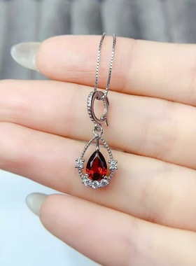 新款天然石榴石吊坠925银镶嵌女时尚简约饰品送女友新年礼物