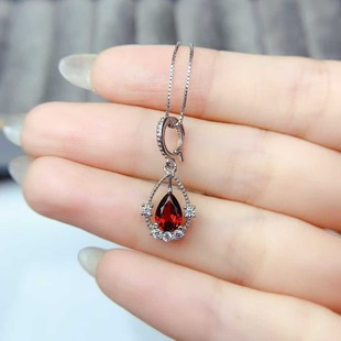 新款 简约饰品送女友新年礼物 天然石榴石吊坠925银镶嵌女时尚