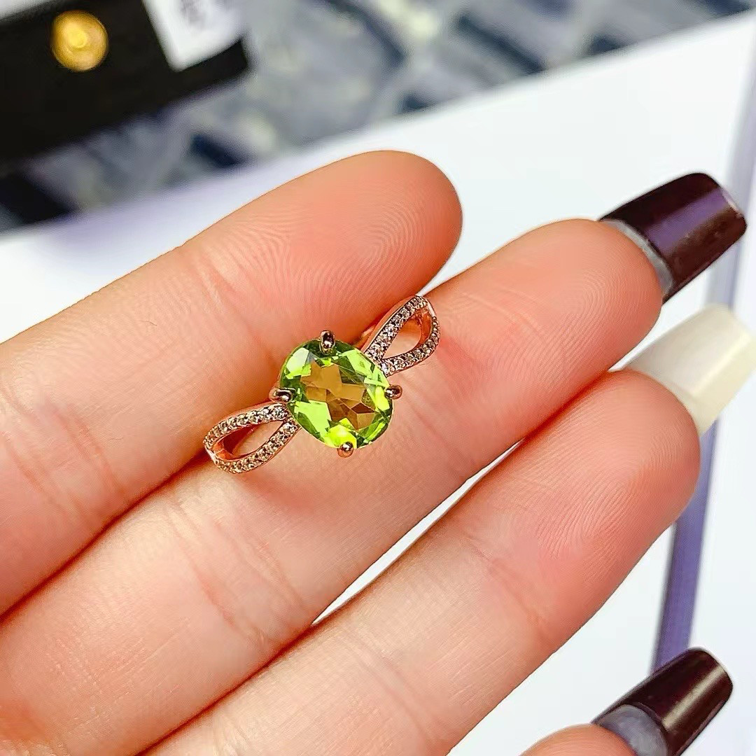 新款天然绿橄榄石戒指925银镶嵌女开口简约时尚饰品礼物送女友