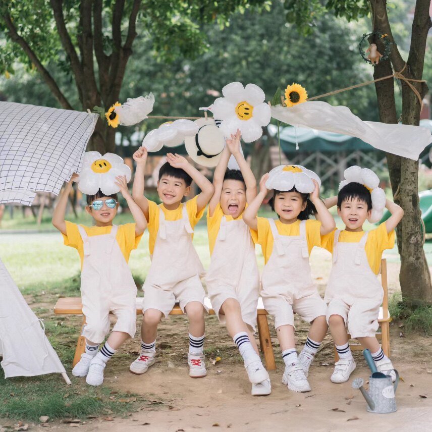 六一儿童演出服装幼儿园舞蹈背带裤糖果彩色短袖小学生啦啦队毕业