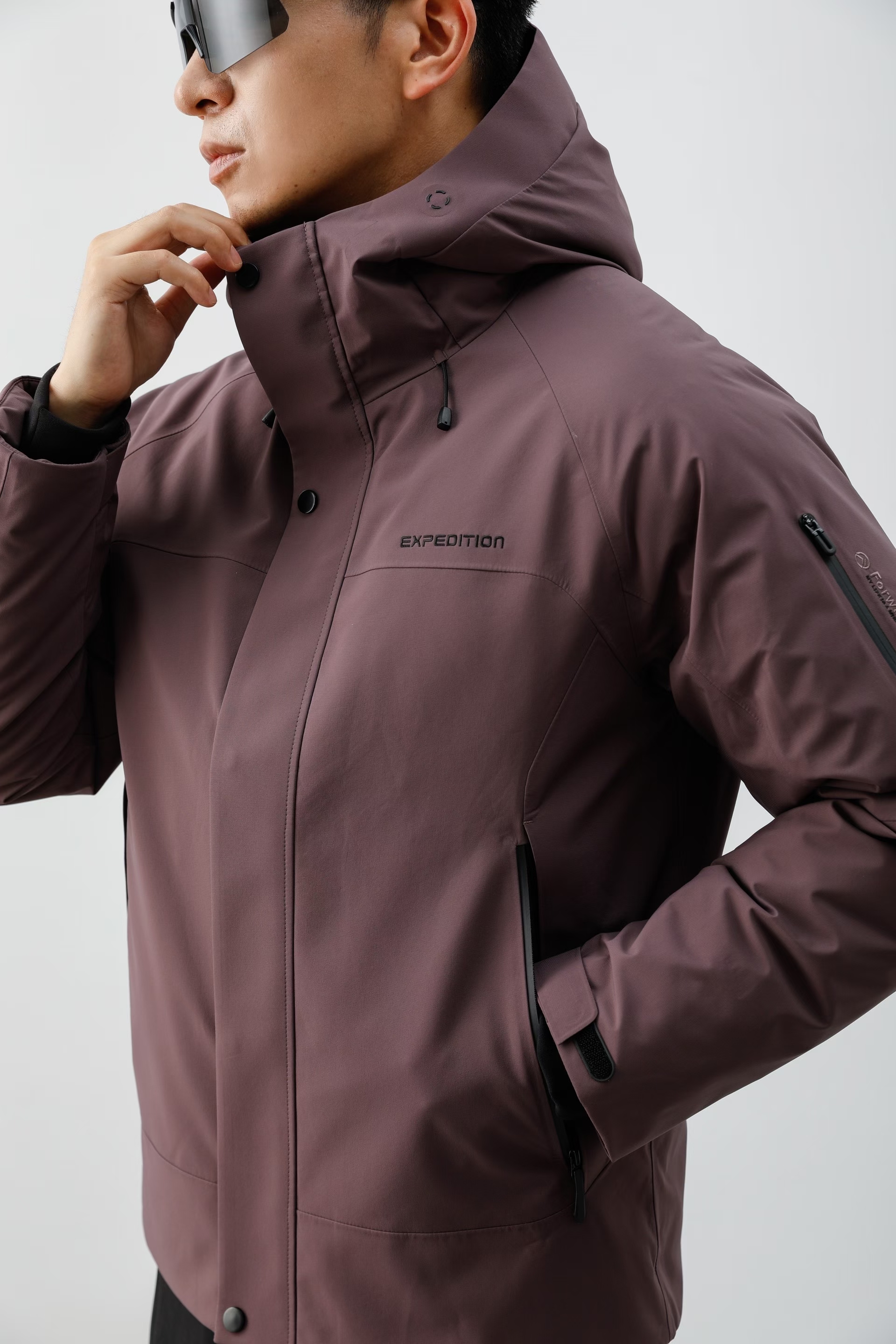 高端品牌冬季白鹅绒羽绒服男士时尚都市轻便加厚户外抗寒男厚外套