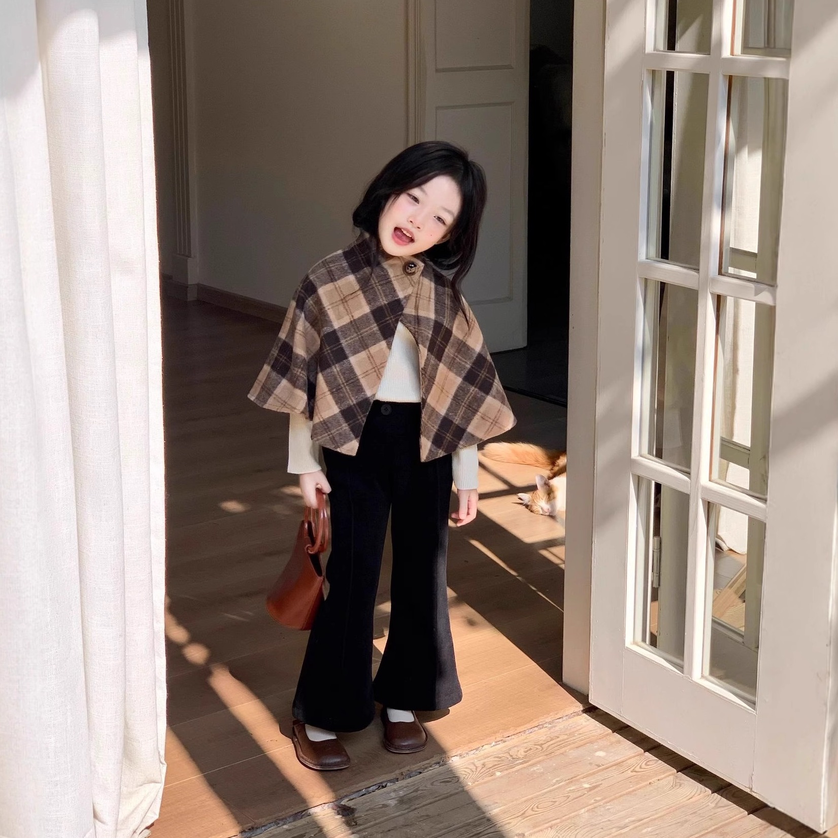 TOTObaby秋冬新款女童英伦风毛呢格子斗篷女宝宝时髦加绒披风外套