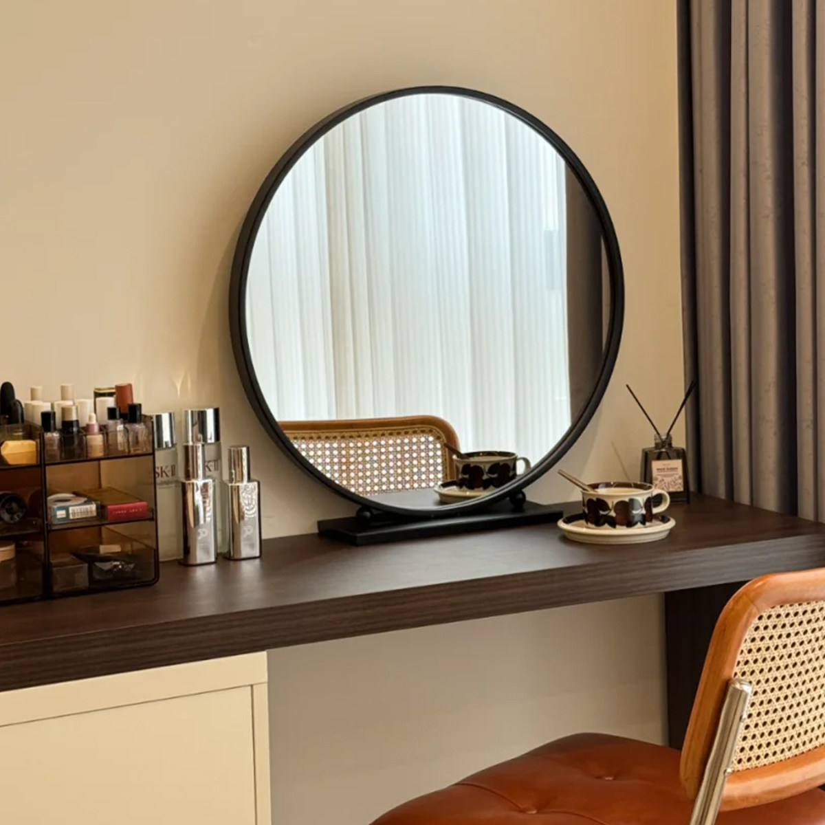 2025轻奢化妆镜圆形智能梳妆镜卧室台式桌面高级简约梳妆台大镜子