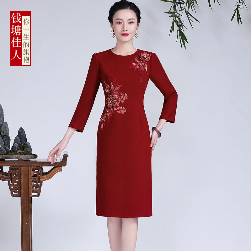 钱塘佳人雁来羊毛呢短款旗袍七分袖2023秋冬新款圆领绣花喜婆婆