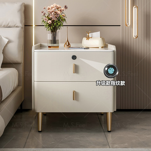 实木床头柜轻奢高级感家用卧室2025爆款智能带锁小型床边收纳柜子