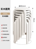 [Связь с твердым деревом с привязанной ногой.