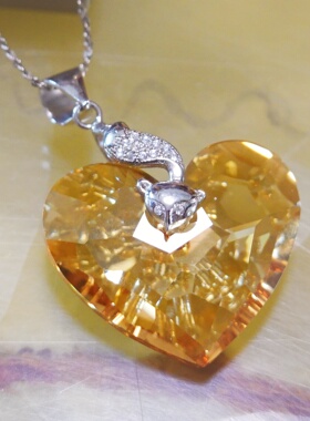 大市轻奢925银心形水晶狐狸吊坠