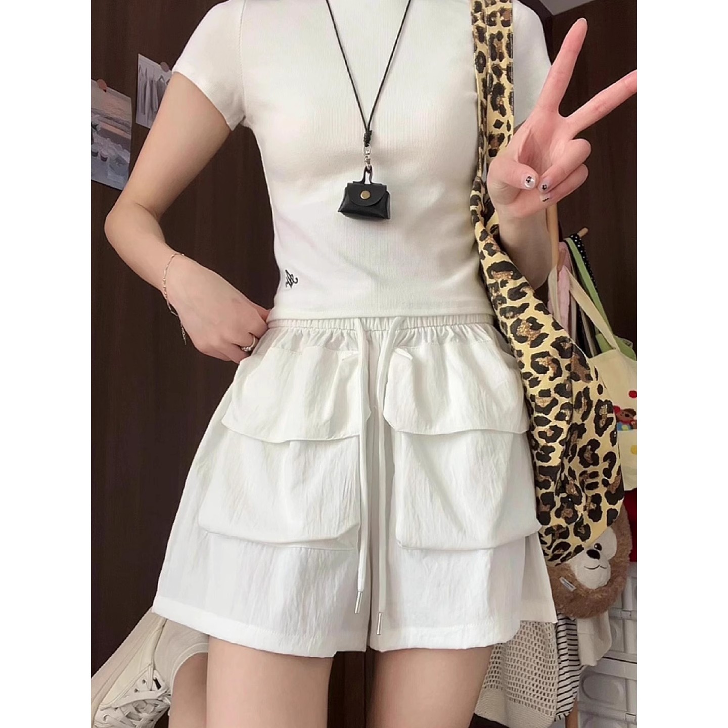 白色工装短裤女夏季薄2025新款宽松显瘦中裤休闲小个子运动五分裤