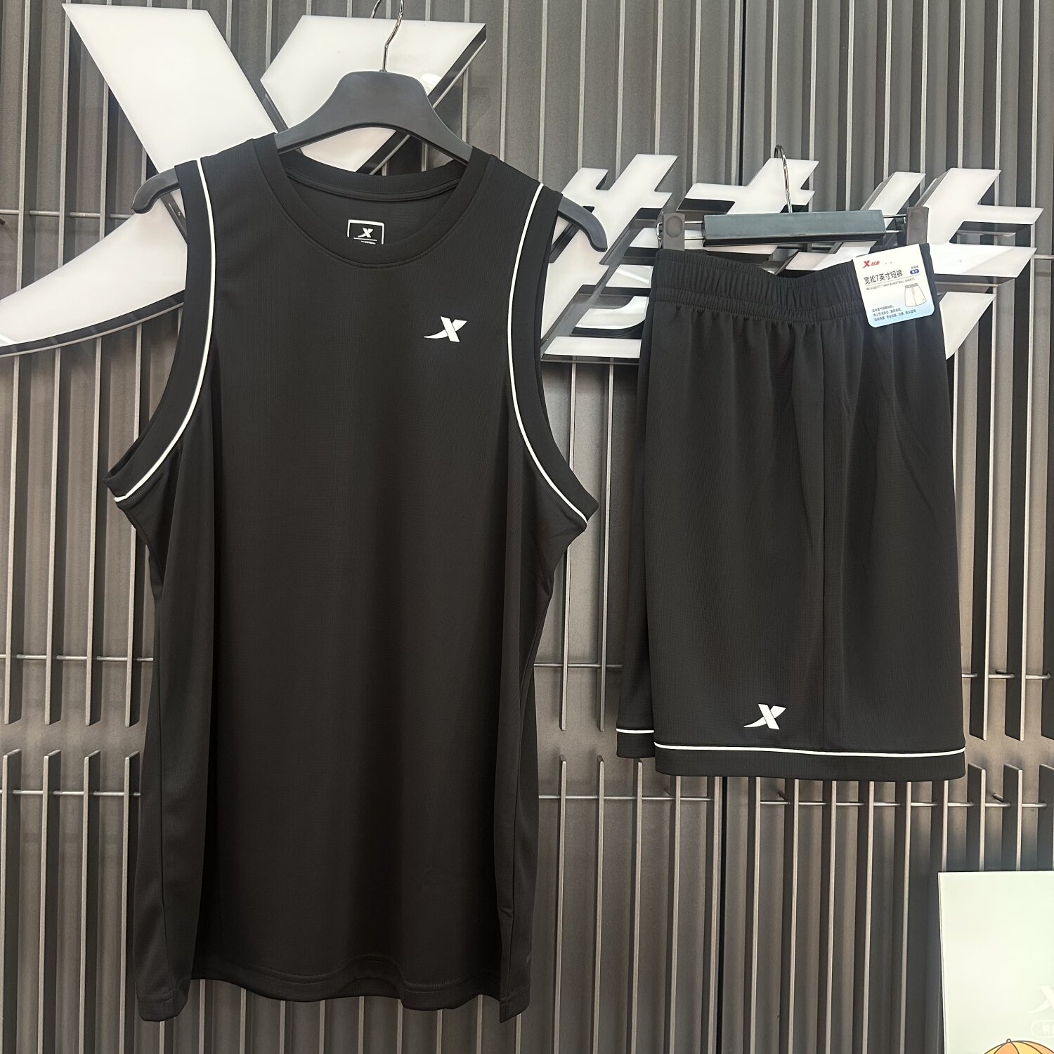 特步男2026夏季新款篮球服套装无袖背心短裤两件套974229680273