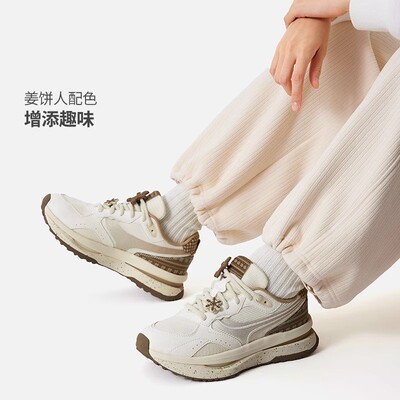 李宁征荣M1000姜饼人女鞋2025新款反光轻量高回弹休闲鞋女AGCU166