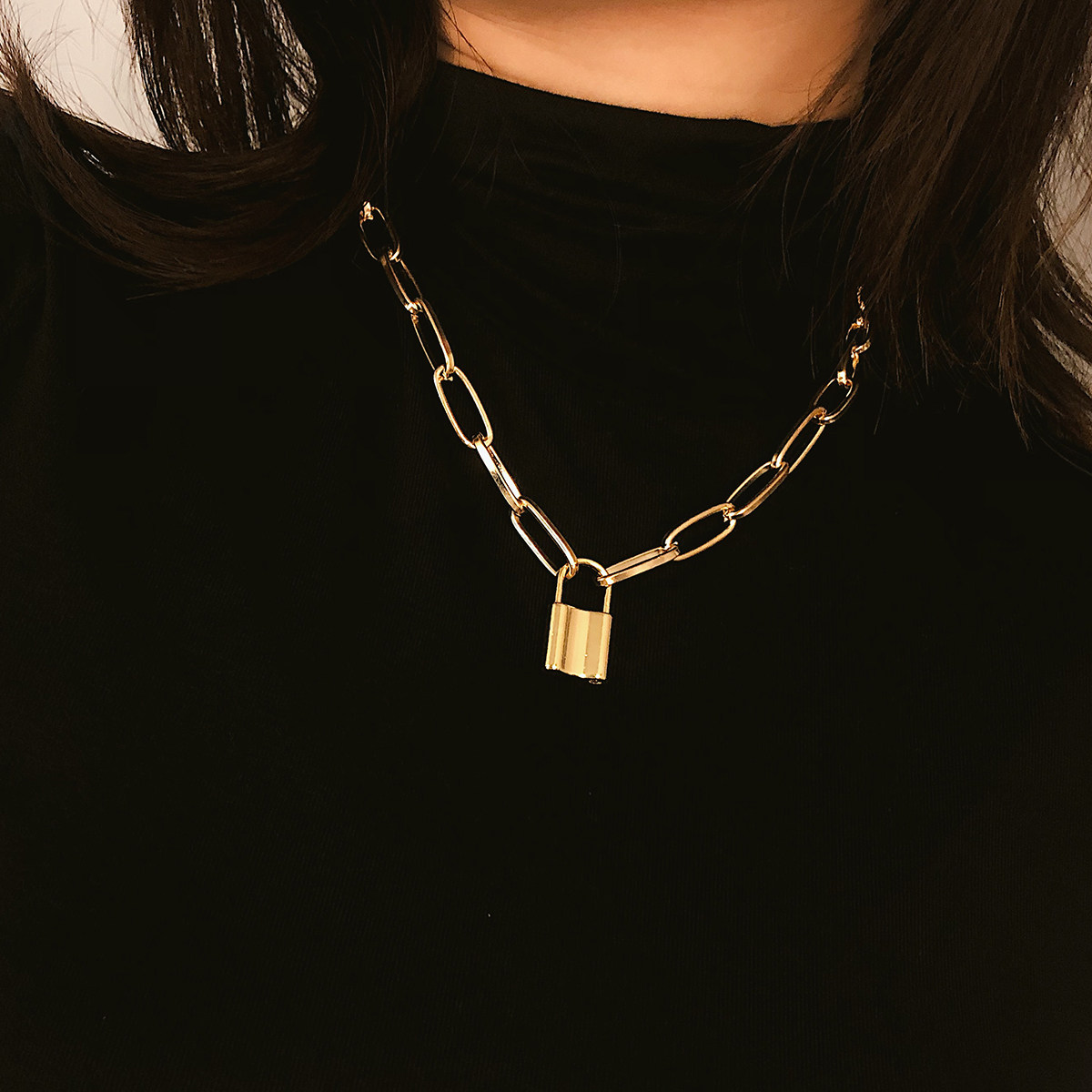 Rock Choker Lock Necklace Layered Chain On The Neck With Lo