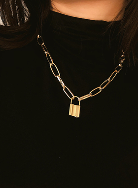 Rock Choker Lock Necklace Layered Chain On The Neck With Lo