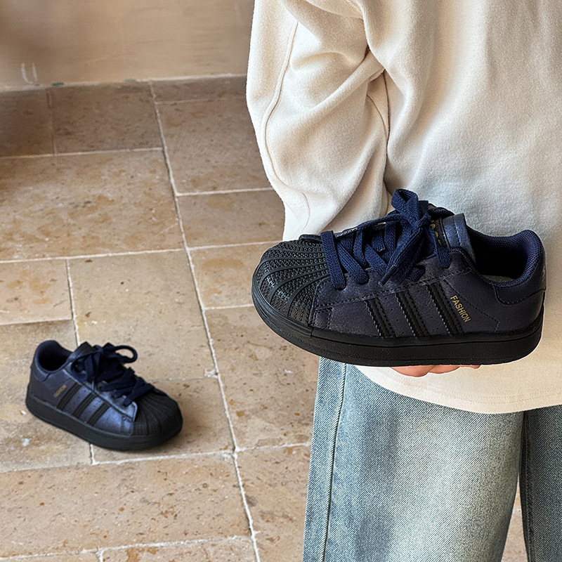 儿童时尚贝壳头防踢板鞋2025年秋季新款女童运动鞋韩版学生男童鞋