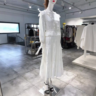 XS-S穿 MAXX 简约细棉织花连衣裙 735