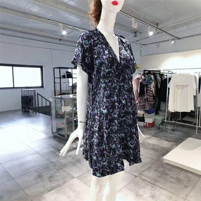 S-M穿 IR0O 柔美碎花V领收腰女士连衣裙 766