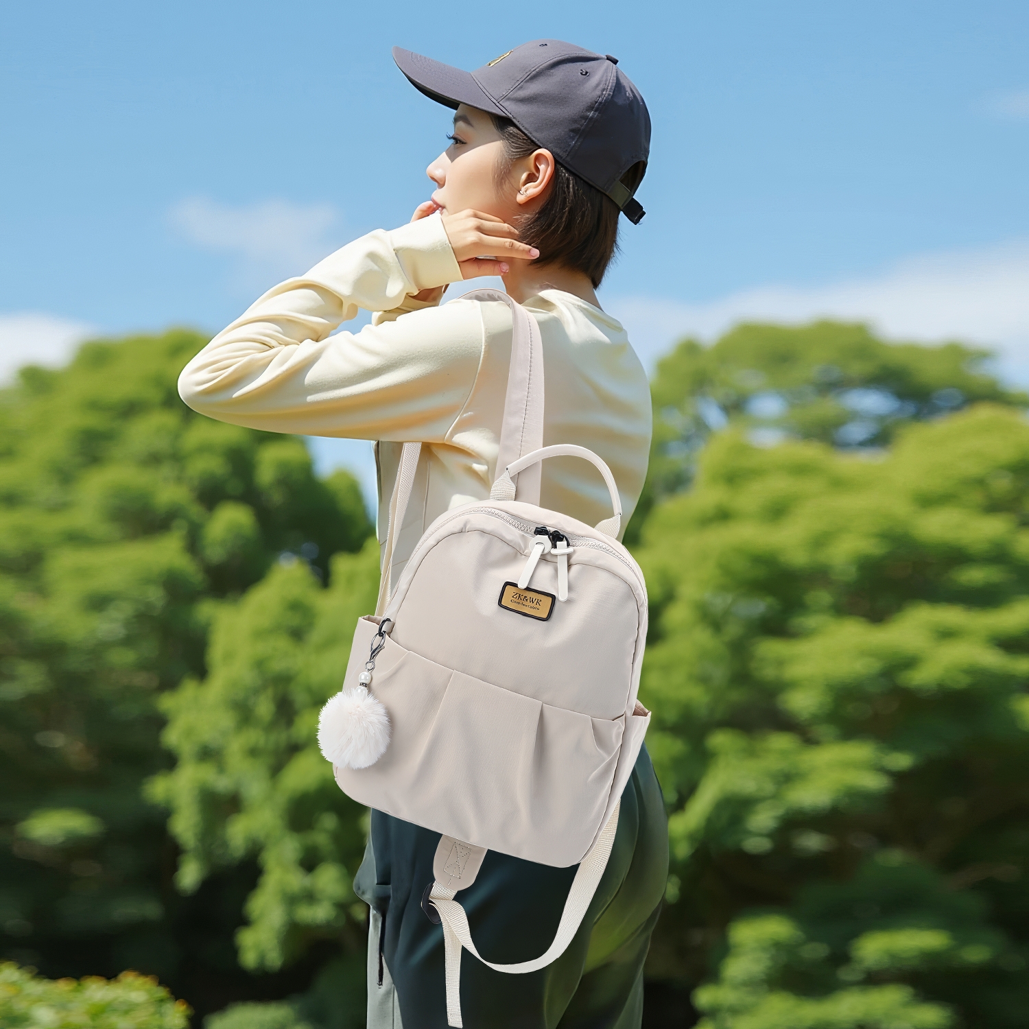 轻便旅行户外旅游双肩包