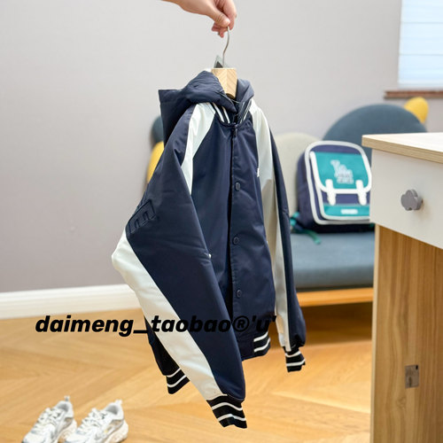 定制130-140码秋冬款男女童中性藏蓝拼色刺绣连帽夹克薄棉服外套