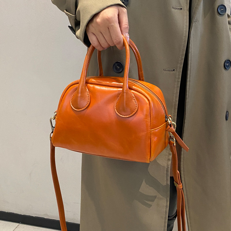 气质百搭牛皮小号波士顿枕头包2026春季新款真皮斜挎手提小方包女,箱包皮具/热销女包/男包,波士顿包,淘宝优惠券,粉丝福利购,淘宝优惠卷