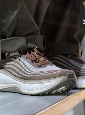 耐克Nike Vomero Plus男女低帮系带织物透气休闲跑步鞋IR7550 030