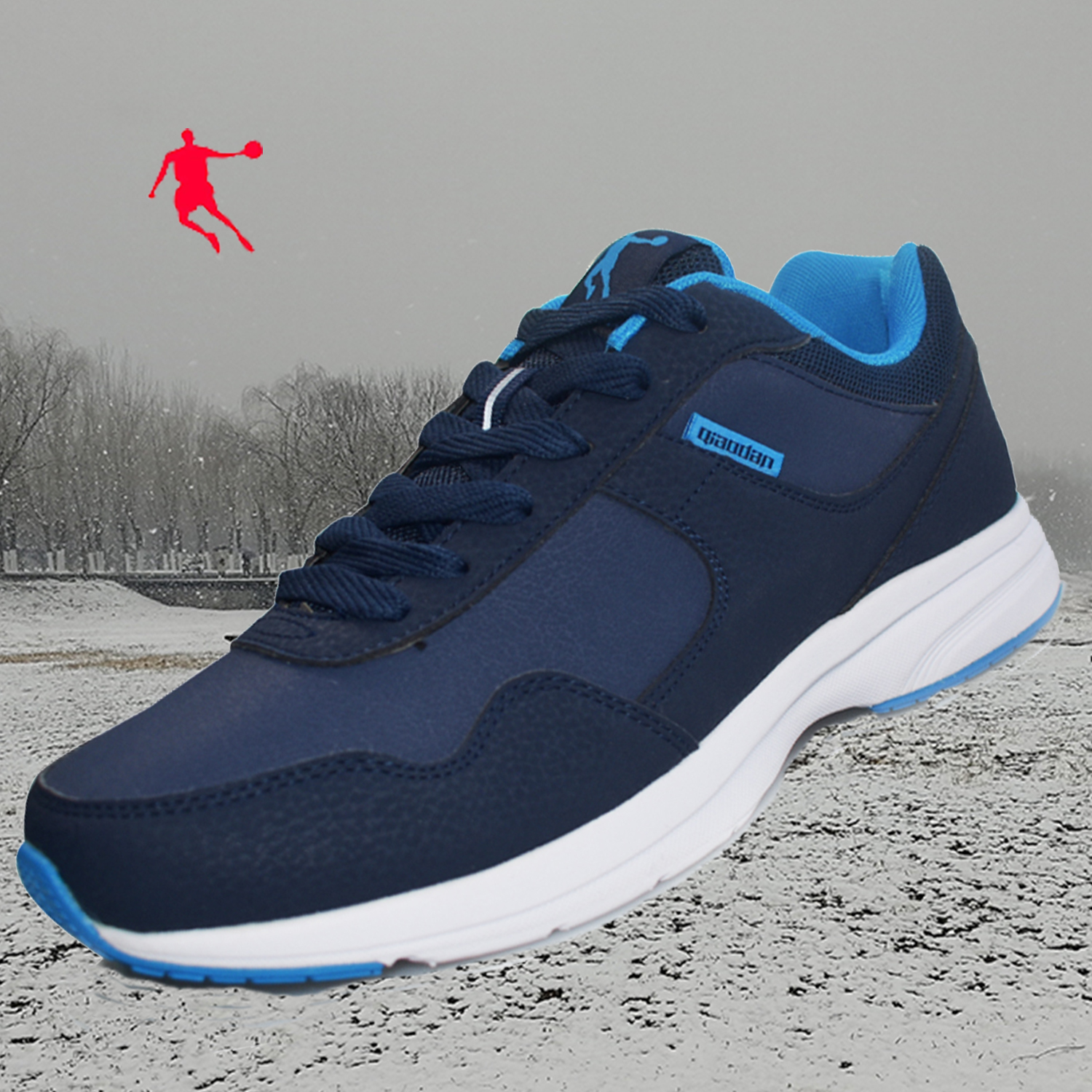 正品穿3年不坏！乔丹紫绒面男鞋