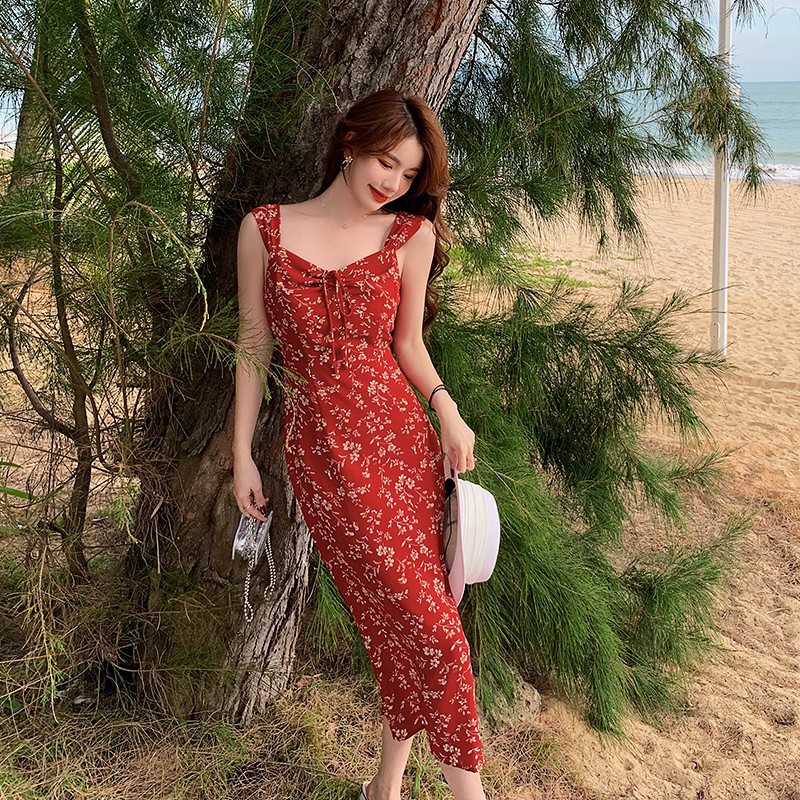 茶歇法式红色碎花吊带连衣裙子女夏季2026年新款海边度假沙滩长裙