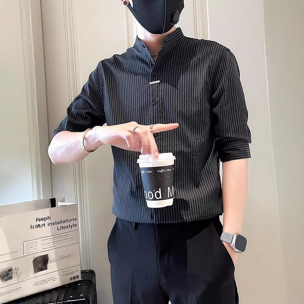 高级感痞帅男士商务百搭暗条纹黑色衬衫休闲男中袖扣领白色衬衣