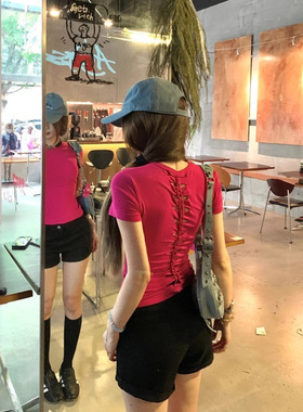 红色辣妹设计感后背镂空短袖T恤女夏季小众内搭带胸垫打底上衣ins