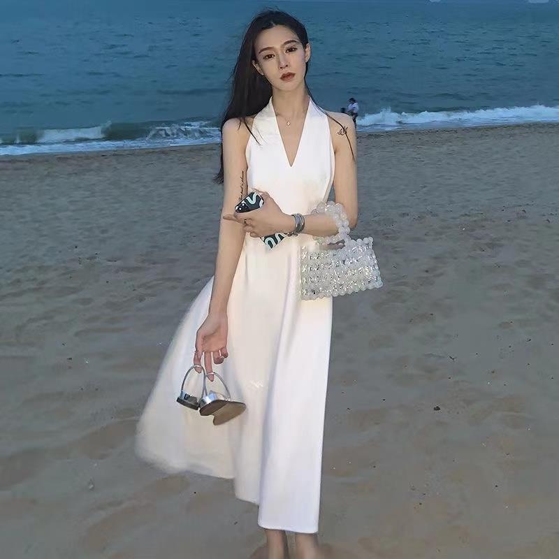 夏季海边度假挂脖吊带沙滩连衣裙