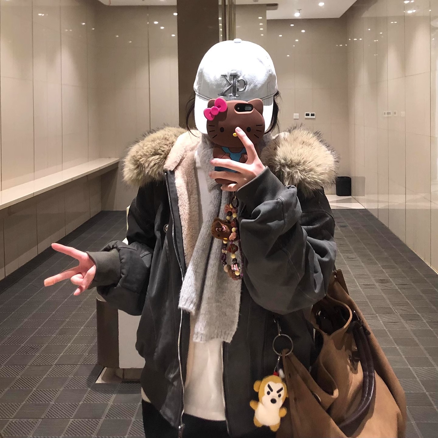 冬季加厚加绒毛领派克服女款