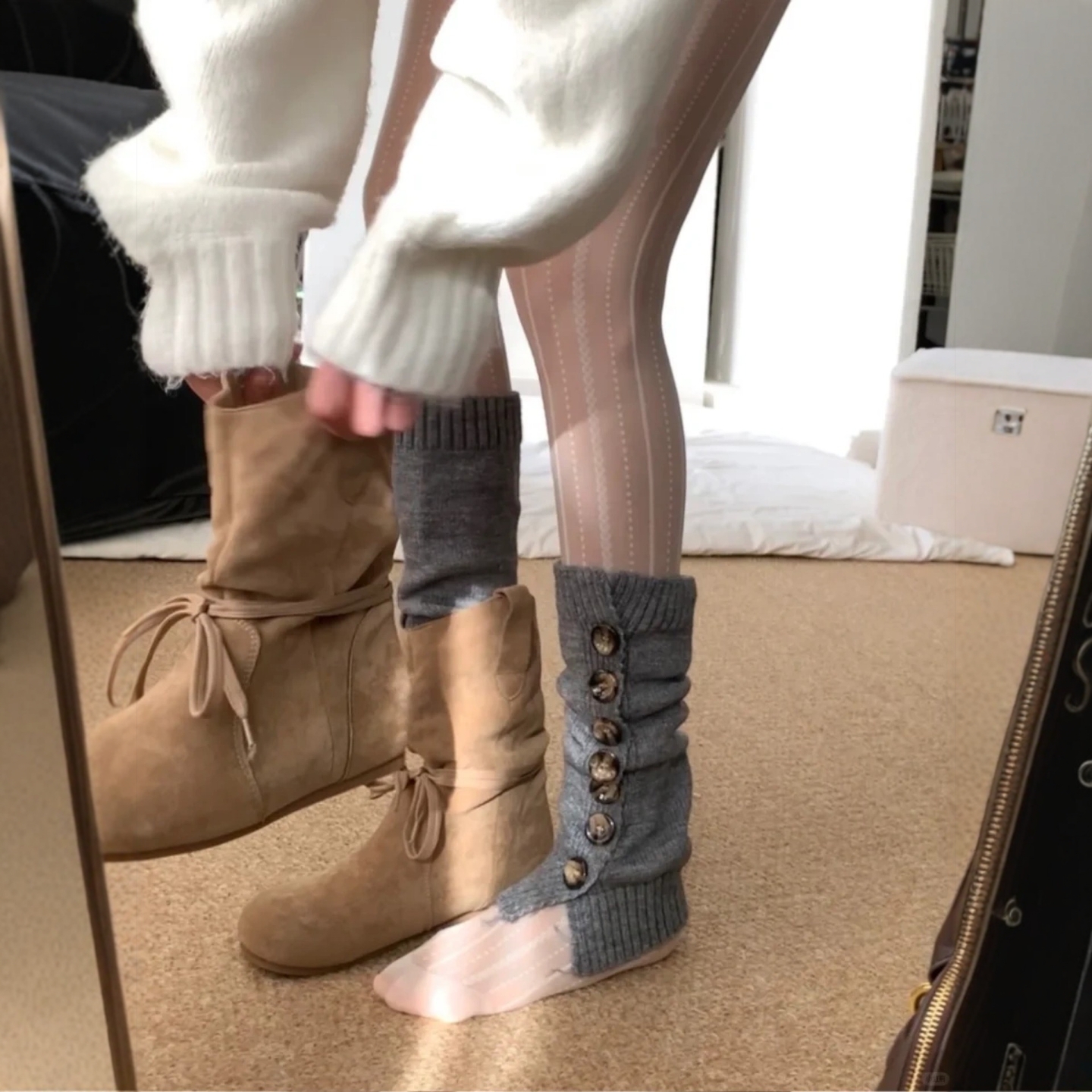 秋冬灰色开叉纽扣袜套女