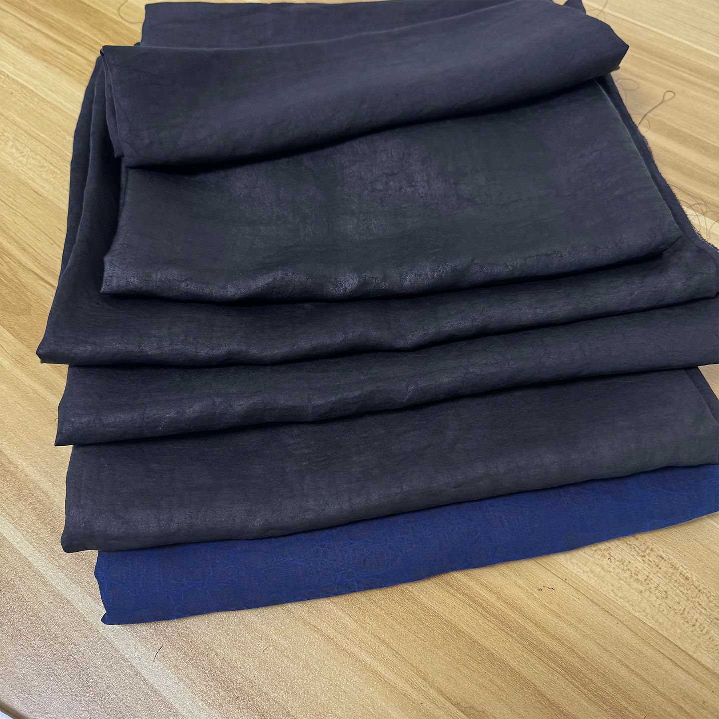 特价真丝龟裂纹香云纱正宗顺德产重磅丝绸布料高档连衣裙服装面料