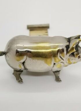 Antique-Inspired Pig Mini Tape Measure 古董风格的猪迷你卷尺