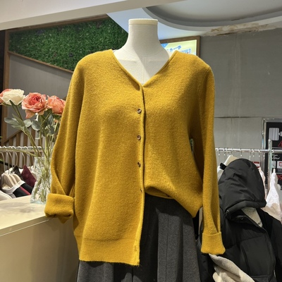 2025秋款韩系V领针织衫女洋气减龄宽松慵懒风时尚毛衣开衫外套暖