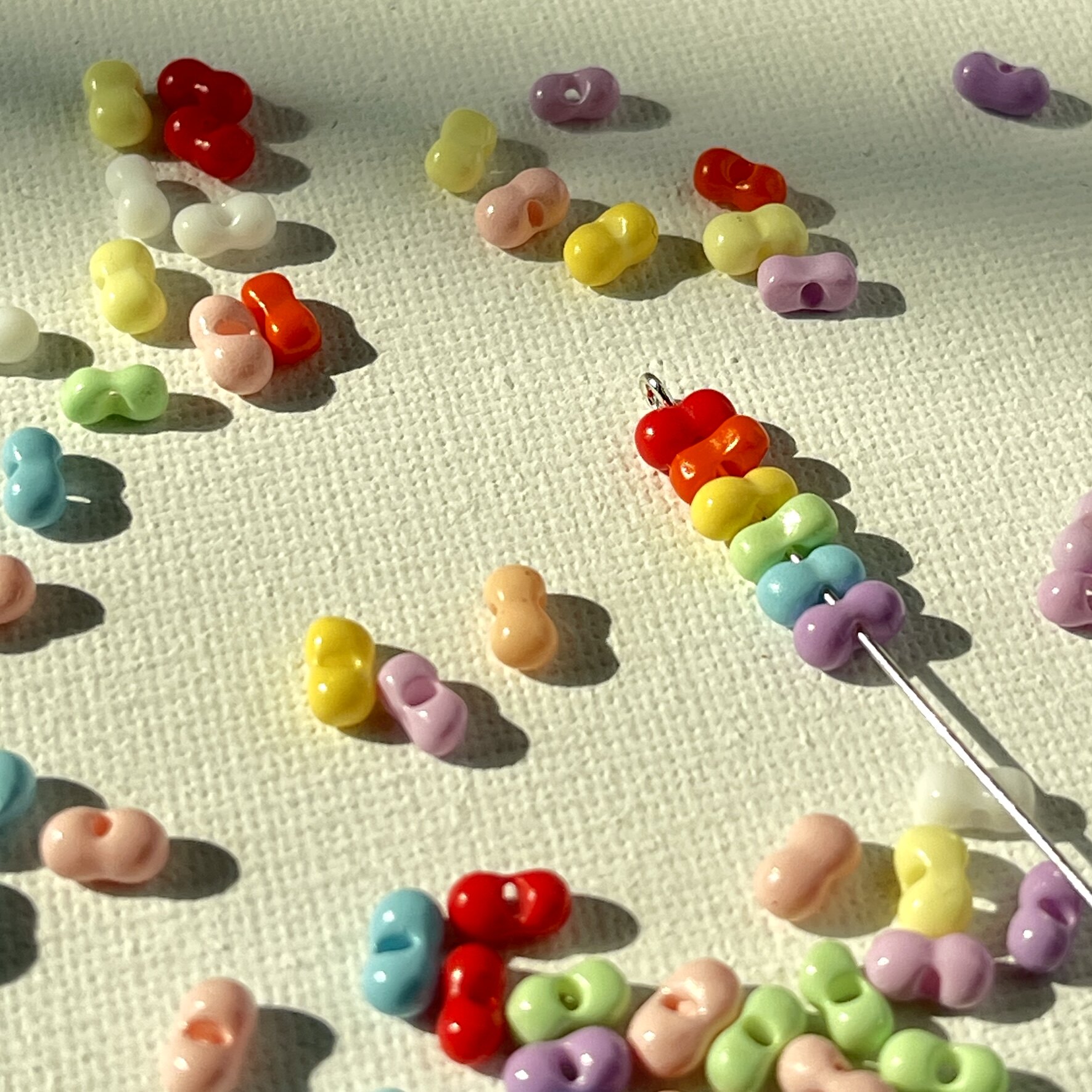 3*6mm玻璃花生珠diy手机链钥匙扣配件手工串珠材料流苏散珠小配件