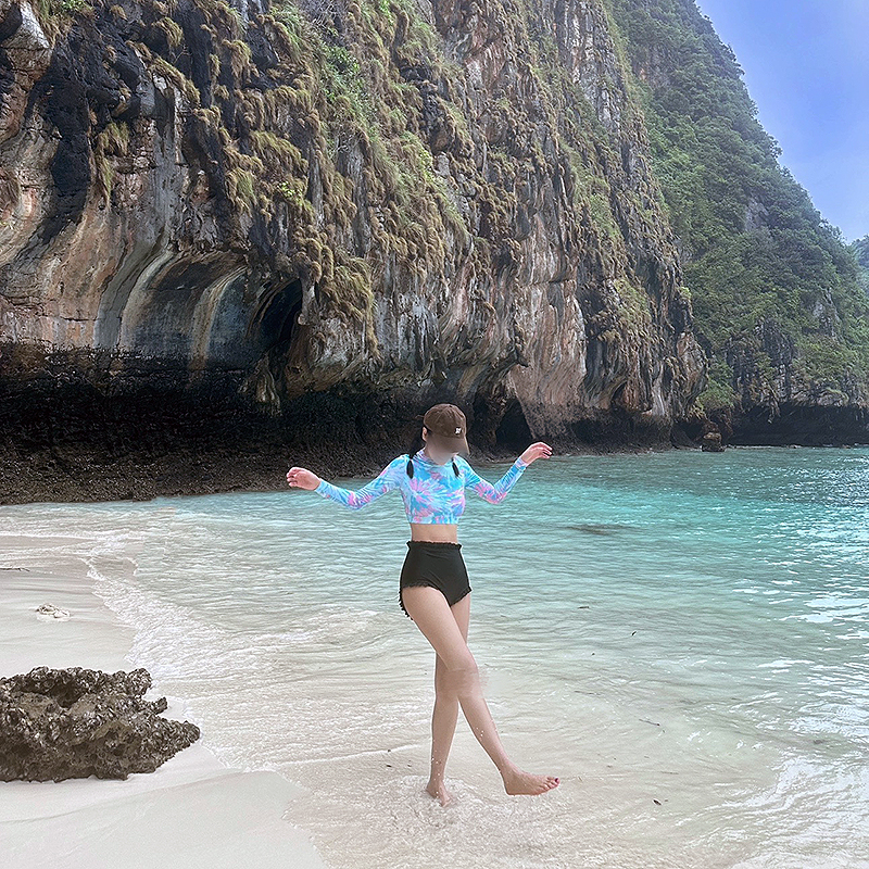 女士分体裙式印花露腰