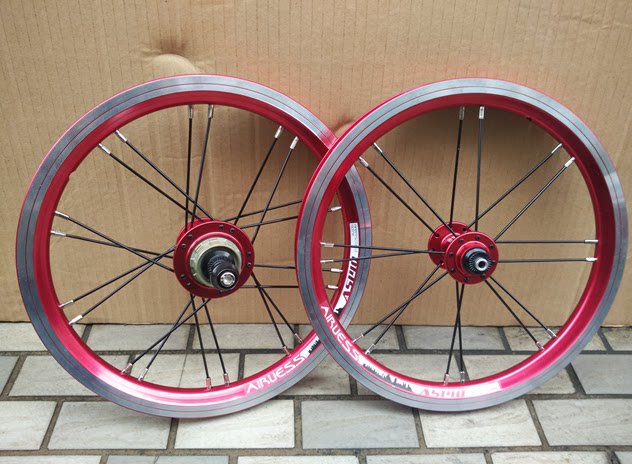 Roues de vélo 14 pouces - Ref 2381344 Image 1